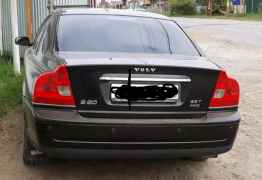 Volvo S80, 2004