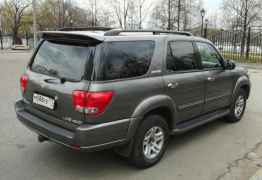 Toyota Sequoia, 2005