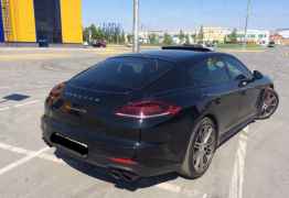 Porsche Panamera GTS, 2015