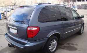 Chrysler Town & Country, 2002