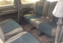 Nissan Elgrand, 2000