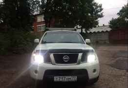 Nissan Navara, 2010