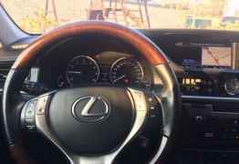 Lexus ES, 2012