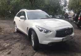 Infiniti FX37, 2012