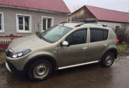 Renault Sandero Stepway, 2013