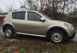 Renault Sandero Stepway, 2013