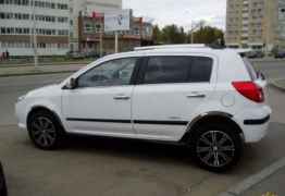 Geely MK Cross, 2013