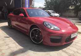 Porsche Panamera GTS, 2015