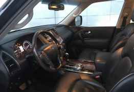 Infiniti QX56, 2012