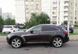 Infiniti FX35, 2010