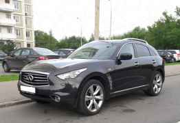 Infiniti FX35, 2010