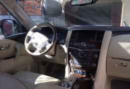 Infiniti QX56, 2012