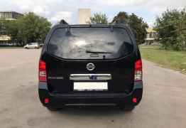 Nissan Pathfinder, 2011