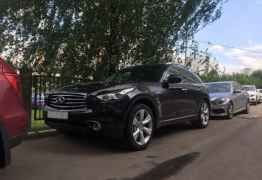 Infiniti FX37, 2010