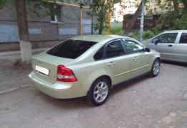 Volvo S40, 2004