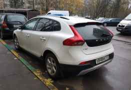 Volvo V40 Cross Country, 2013