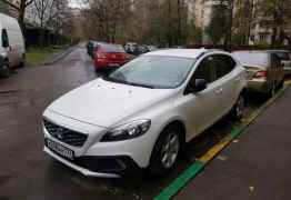 Volvo V40 Cross Country, 2013