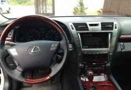 Lexus LS, 2006