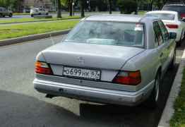 Mercedes-Benz W124, 1990