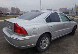 Volvo S60, 2005