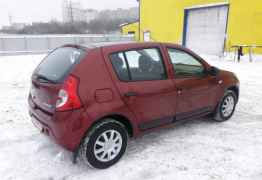 Renault Sandero, 2011