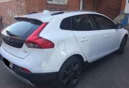 Volvo V40 Cross Country, 2013