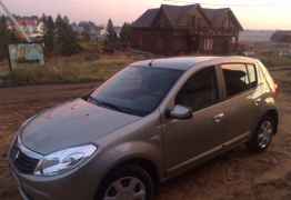 Renault Sandero, 2013