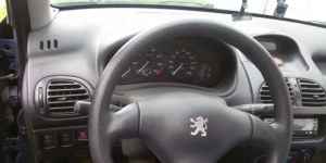 Peugeot 206, 2001