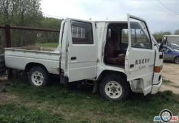 Исузу, 1990 года