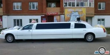 Линкольн Таун Car, 2003 года