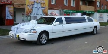 Линкольн Таун Car, 2003 года