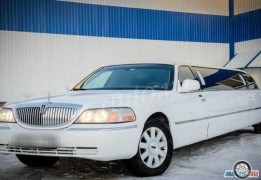 Линкольн Таун Car, 2002 года