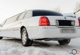 Линкольн Таун Car, 2002 года