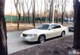 Линкольн Таун Car, 2000 года Линкольн Таун Car, 2000 года