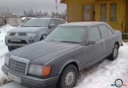 Мерседес-Бенз W124, 1988 года