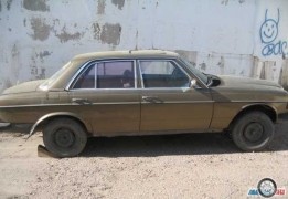 Мерседес-Бенс W123, 1976 года