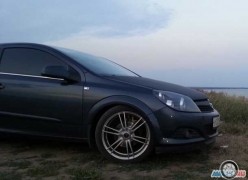 Опель Астра GTC, 2010 года