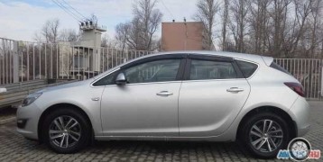 Опель Астра GTC, 2012 года